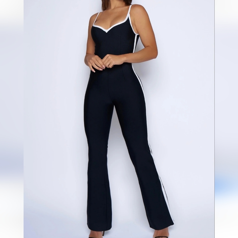 Vilanva Women's Ribbed Stretch Flare Romper ..M